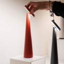 Angelina lampada da tavolo LED Rosso Zafferano ambientazione
