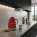 Bollitore a temperatura variabile Smeg KLF04RDEU Rosso ambientazione