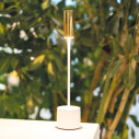  Carolina Pro LED lampada da tavolo Bianco lucido-Ottone spazzolato Zafferano ambientazione