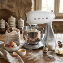 Impastatrice Standard Smeg SMF04WHEU Bianco ambientazione