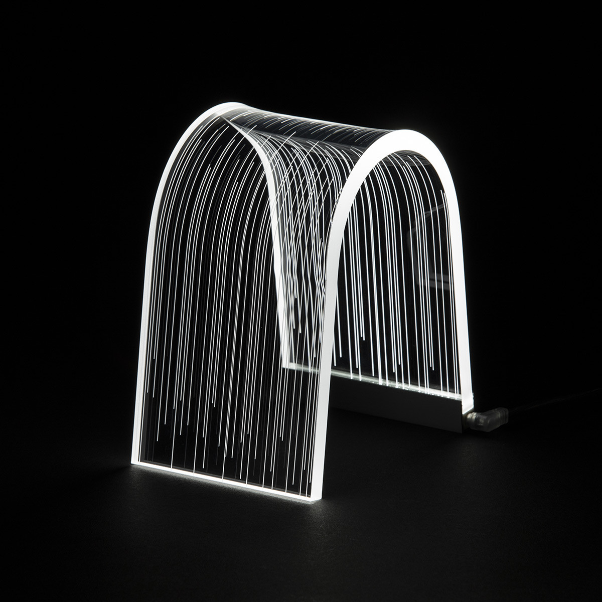 Arc Line Piccola lampada da tavolo