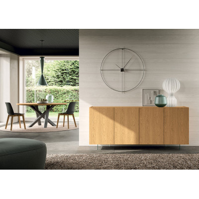 Madia Regular verticale
