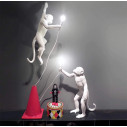 Monkey Lamp Hanging Left Hand White Seletti ambientazione