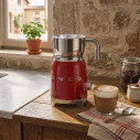 Montalatte Smeg MFF11RDEU Rosso ambientazione