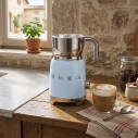 Montalatte Smeg MFF11PBEU Azzurro ambientazione
