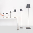 Poldina Mini Pro LED lampada da tavolo Grigio scuro Zafferano ambientazione