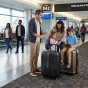 Valigia trolley espandibile Nexis 70 Onyx Black Samsonite ambientazione