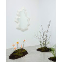 Gufram Sculpted Mirror Specchio con cornice ambientazione
