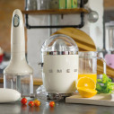 Spremiagrumi Smeg CJF11CREU ambientazione