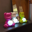 Teddy Girl Lamp ricaricabile Qeeboo ambientazione