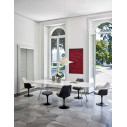 Knoll Saarinen Sgabello girevole Tulip nero ambientazione