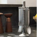 Alessi VA02 SET Conversational Objects Set di posate in acciaio inox ambientazione